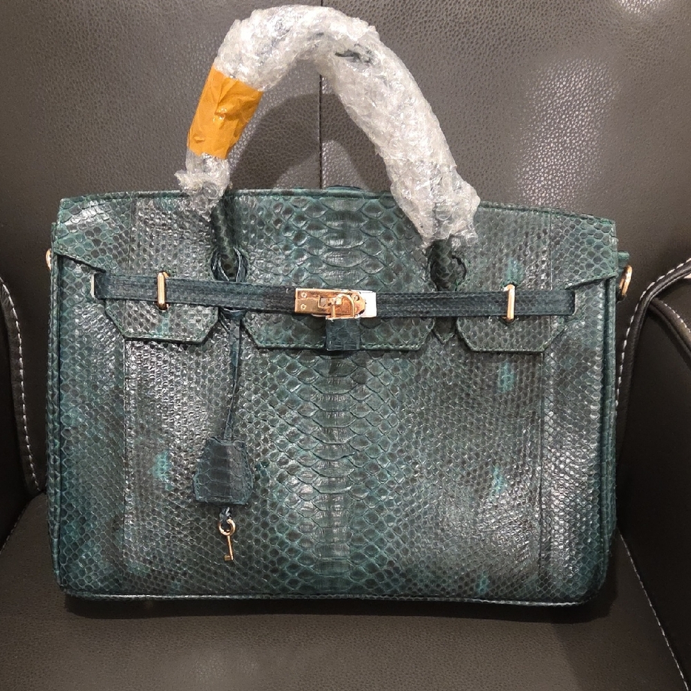 Custom Made Hunter Green Snakeskin Handbag Gold Hardware Lock&key
